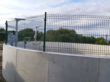 Záchytné oplocení panely 3D na nádrži