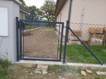 Branka kotvená na patky, výplet pletivo ZN+PVC antracit, Jihlava